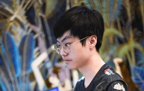 涵艺爆料四选一视频完整版,四选一视频完整版揭秘，真相大白！  第1张